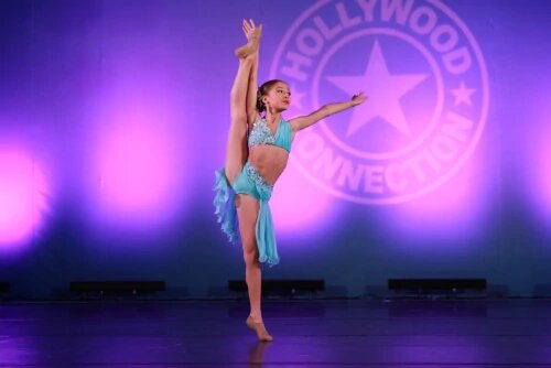 File:I Look To You.jpg