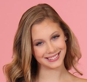 File:Zoe Billingsley 2022.jpg