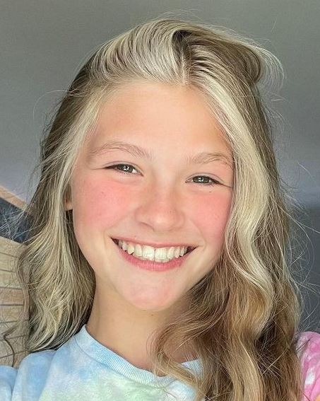 File:Phoebe McNamara 2022.jpg