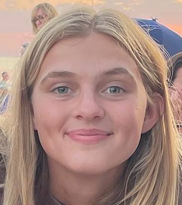 File:Skylar Dunn 2.jpg