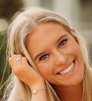 File:Alexis Stevens.jpg