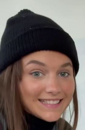 File:Chloe East 2021.jpg