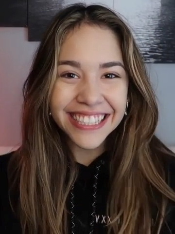 File:Diana Pombo 2022.jpg