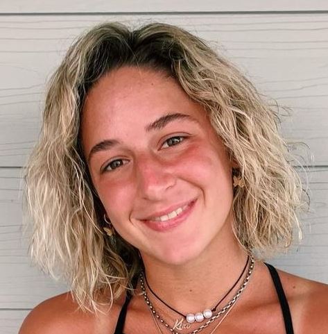 File:Kira Marderosian.jpg