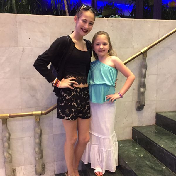 File:Dalton Sisters 3.jpg