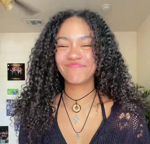 File:Malia Rousseau.jpg