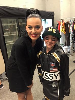 File:Kaycee Rice and Katy Perry Super Bowl 2015.jpg