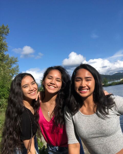 File:Inay Sisters 1.jpg