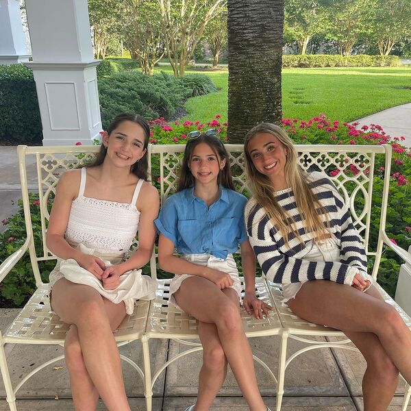 File:Polis Sisters 5.jpg