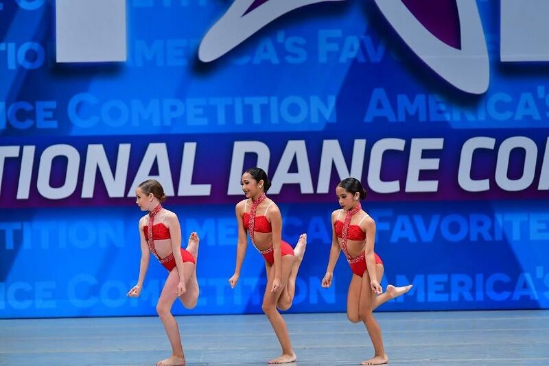 File:Trio power forever3 64250789 2429970000564122 8917676685769542569 n.jpg